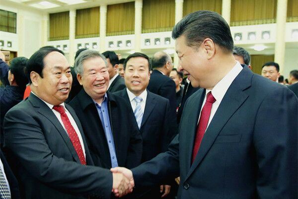 “十五的月亮十六圆”相约艺尚中非民间风情展暨美酒品鉴会顺利举行