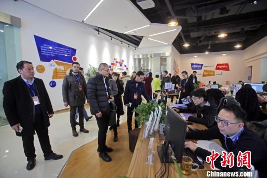 15家华文媒体走进天府新区 当地人才落户配套服务获好评