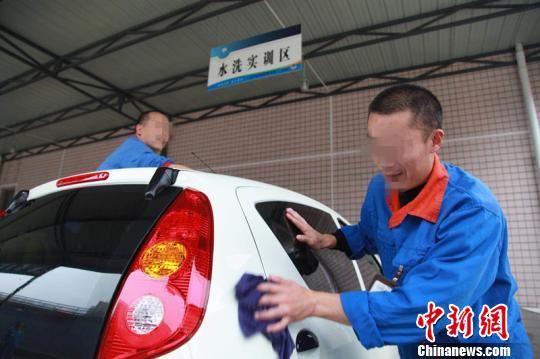 探访高墙内的“特殊学校”:让服刑人员重展“自强之翅” 探访高墙内的“特殊学校”:让服刑人员重展“自强之翅”